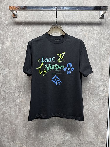 世界中で大人気♪ 2026 ルイヴィトン 新作 半袖Tシャツ コピー