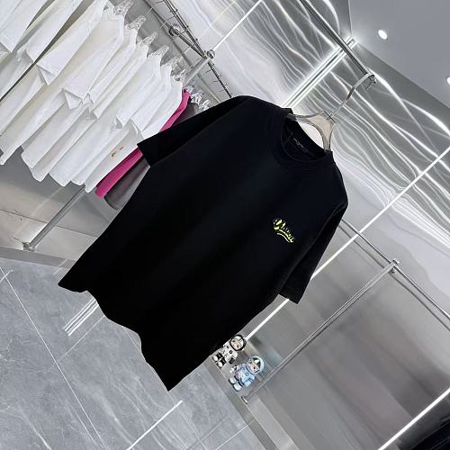 人気急上昇新作 2026 ルイヴィトン 新作 半袖Tシャツ コピー