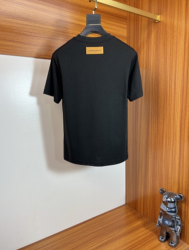 人気No1 2026 ルイヴィトン 新作 半袖Tシャツ スーパーコピー