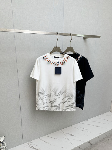 新色登場☆ 2026 ルイヴィトン 新作 半袖Tシャツ コピー