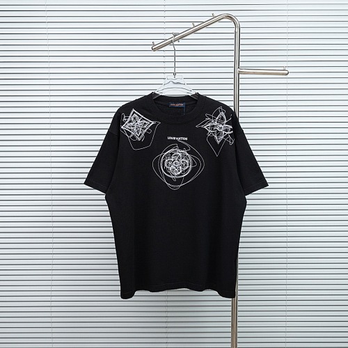 人気No1★ 2026 ルイヴィトン 新作 半袖Tシャツ スーパーコピー