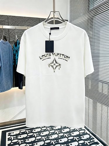 超希少！2026 ルイヴィトン 新作 半袖Tシャツ 偽物