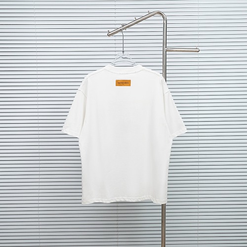 注目アイテム♡ 2026 ルイヴィトン 新作 半袖Tシャツ スーパーコピー
