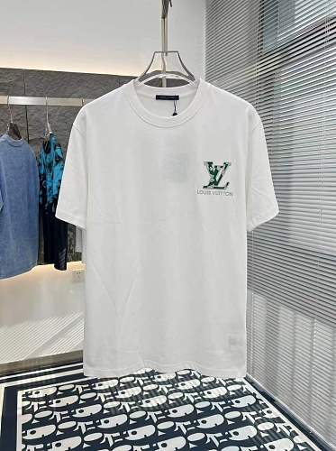 人気爆発☆ 2026 ルイヴィトン 新作 半袖Tシャツ コピー