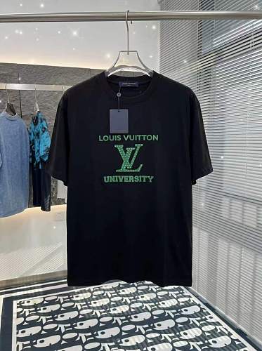 完売必至 2026 ルイヴィトン 新作 半袖Tシャツ スーパーコピー
