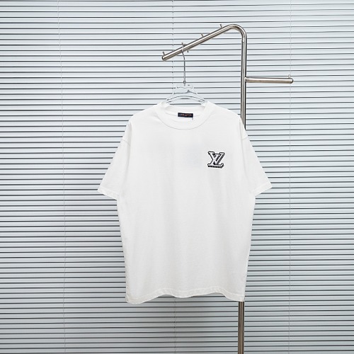 新色登場☆ 2026 ルイヴィトン 新作 半袖Tシャツ コピー