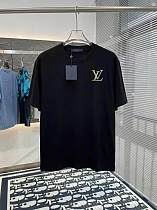 完売前に！2026 ルイヴィトン 新作 半袖Tシャツ 偽物