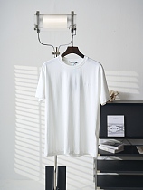 日本未入荷 2026 ルイヴィトン 新作 半袖Tシャツ スーパーコピー