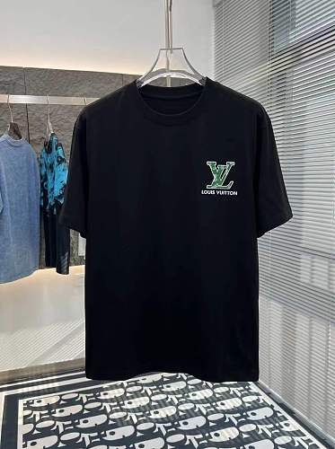 注目アイテム☆ 2026 ルイヴィトン 新作 半袖Tシャツ スーパーコピー