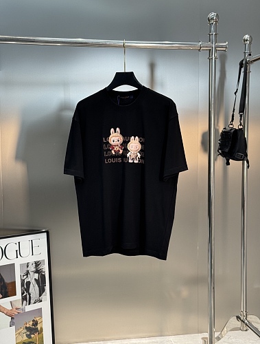 定番人気！2026 ルイヴィトン 新作 半袖Tシャツ 偽物
