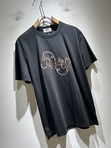 人気No1★ 2026 エルメス 新作 半袖Tシャツ 偽物