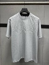 注目アイテム♡ 2026 ルイヴィトン 新作 半袖Tシャツ 偽物 注目アイテム♡ 2026 ルイヴィトン 新作 半袖Tシャツ 偽物