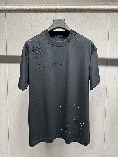 完売必至 2026 ルイヴィトン 新作 半袖Tシャツ スーパーコピー