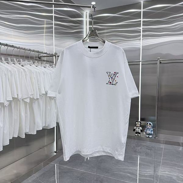 送料込 2026 ルイヴィトン 新作 半袖Tシャツ コピー
