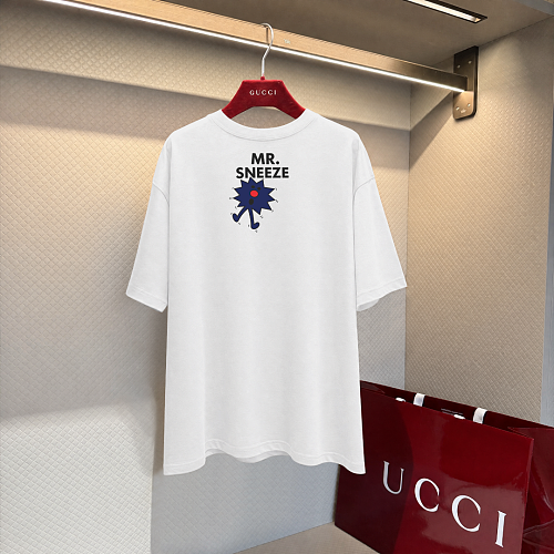 世界中で大人気♪ 2026 グッチ 新作 半袖Tシャツ コピー