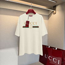 即発送！2026 グッチ 新作 半袖Tシャツ コピー