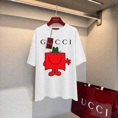 《人気★》2026 グッチ 新作 半袖Tシャツ コピー