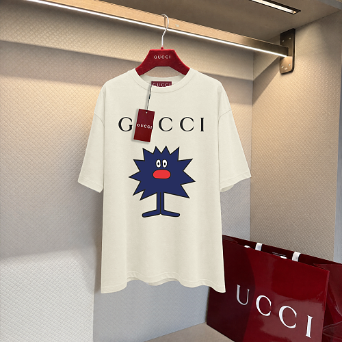 日本未入荷 2026 グッチ 新作 半袖Tシャツ 偽物