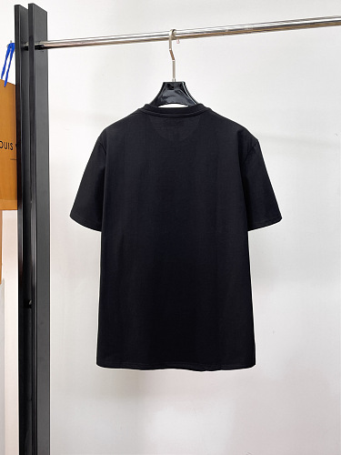 送料込 2026 グッチ 新作 半袖Tシャツ コピー