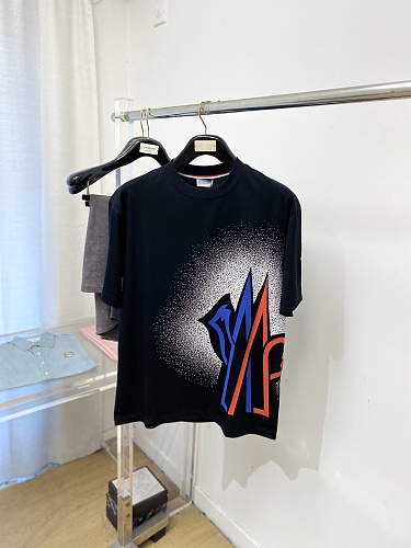 絶対欲しい！2026 モンクレール 新作 半袖Tシャツ 偽物