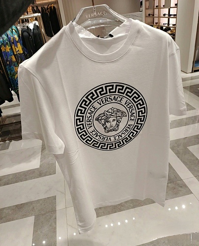 注目度抜群！  2026 ヴェルサーチェ 新作 半袖Tシャツ コピー