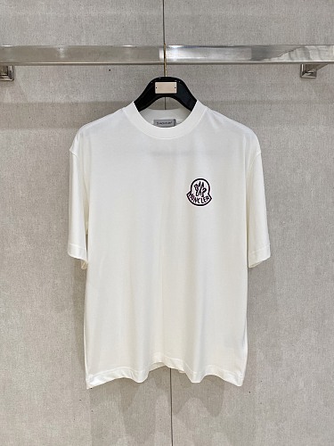注目アイテム♡ 2026 モンクレール 新作 半袖Tシャツ 偽物