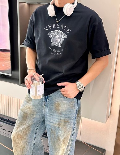 超希少！  2026 ヴェルサーチェ 新作 半袖Tシャツ 偽物