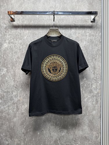 最安値挑戦 2026 ヴェルサーチェ 新作 半袖Tシャツ 偽物