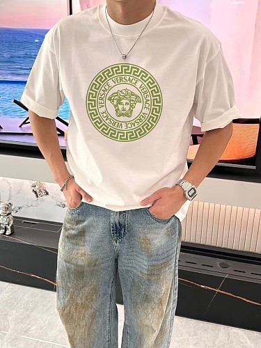 完売必至  2026 ヴェルサーチェ 新作 半袖Tシャツ コピー