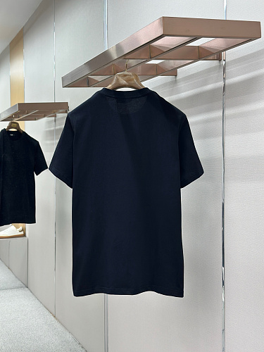 注目度抜群！  2026 ヴェルサーチェ 新作 半袖Tシャツ 偽物
