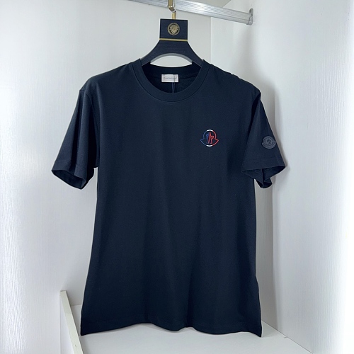 超希少！2026 モンクレール 新作 半袖Tシャツ 偽物