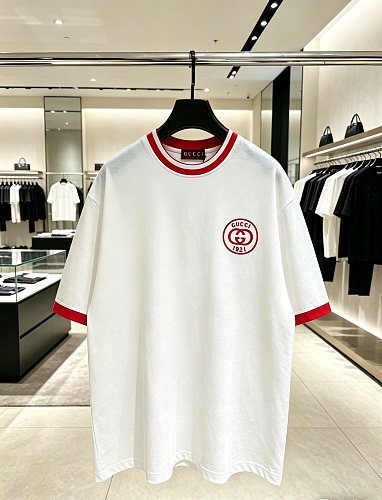 完売必至 ★ 2026 グッチ 新作 半袖Tシャツ 偽物