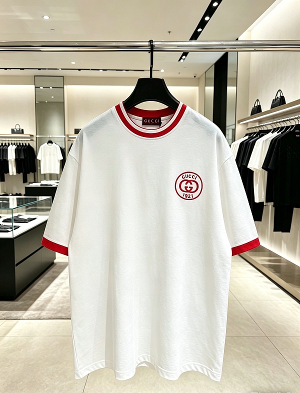 完売必至 ★ 2026 グッチ 新作 半袖Tシャツ 偽物