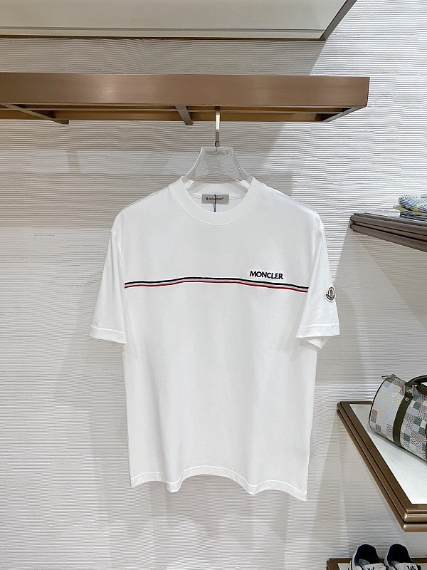 注目度抜群！2026 モンクレール 新作 半袖Tシャツ 偽物