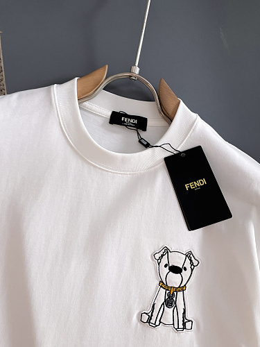 超希少！ 2026 フェンディ 新作 半袖Tシャツ スーパーコピー