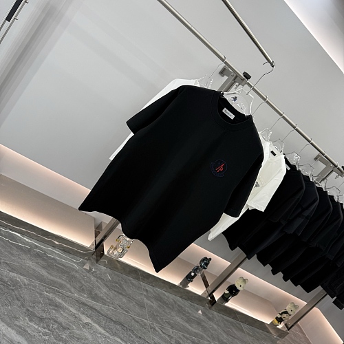 絶対欲しい！2026 モンクレール 新作 半袖Tシャツ スーパーコピー