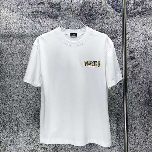 すぐ届く 2026 フェンディ 新作 半袖Tシャツ コピー