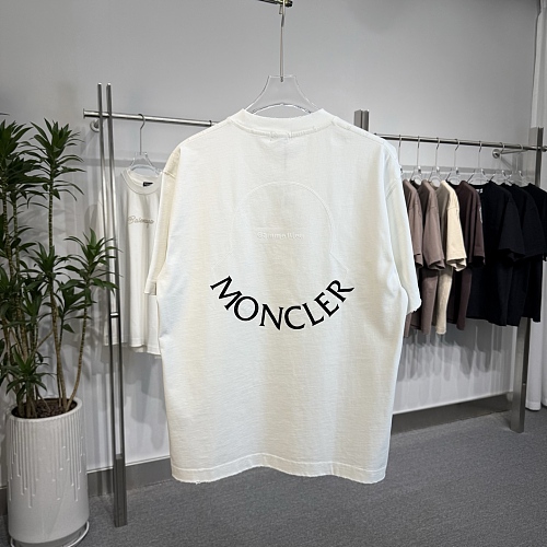 絶対欲しい！2026 モンクレール 新作 半袖Tシャツ 偽物
