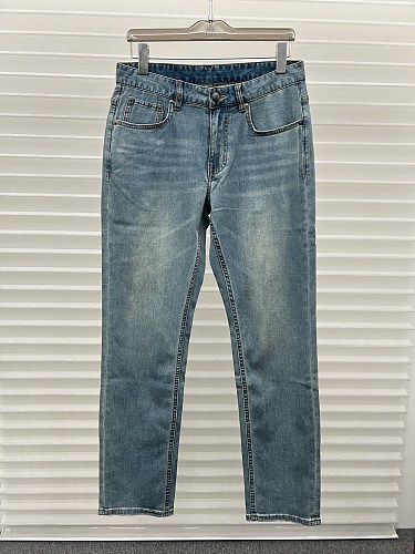 日本未入荷 2026 プラダ 新作 ジーンズ コピー