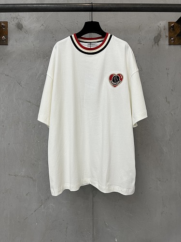 絶対欲しい！2026 モンクレール 新作 半袖Tシャツ 偽物