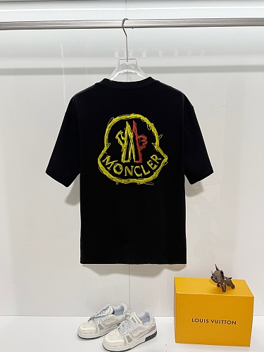 【限定カラー】2026 モンクレール 新作 半袖Tシャツ 偽物