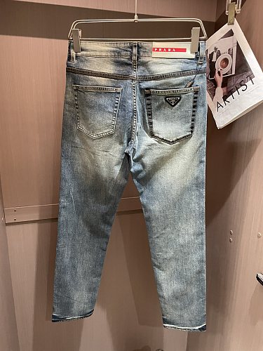 入手困難品！2026 プラダ 新作 ジーンズ 偽物