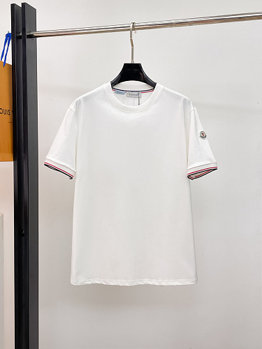 入手困難品！2026 モンクレール 新作 半袖Tシャツ 偽物
