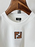 完売必至 2026 フェンディ 新作 半袖Tシャツ 偽物