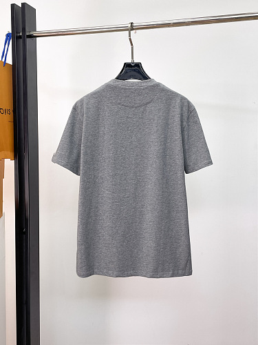 入手困難！2026 プラダ 新作 半袖Tシャツ コピー