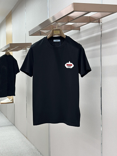 超限定♪ 2026 プラダ 新作 半袖Tシャツ 偽物