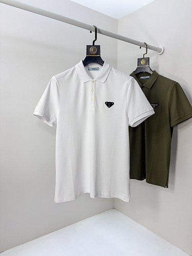 すぐ届く 2026 プラダ 新作 半袖Tシャツ 偽物
