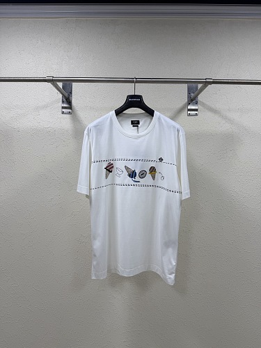 超希少！ 2026 フェンディ 新作 半袖Tシャツ コピー