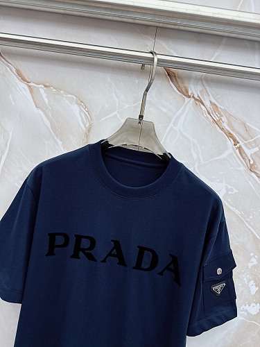 【即発】★ 2026 プラダ 新作 半袖Tシャツ 偽物