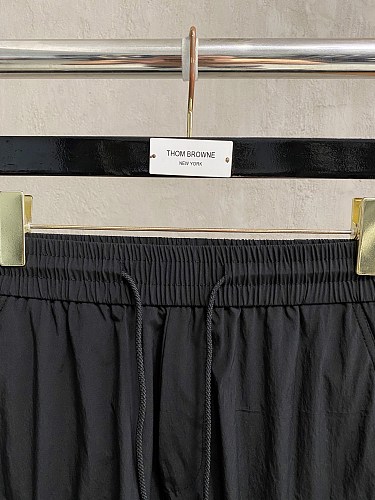 完売必至 2026 プラダ 新作 ショートパンツ スーパーコピー